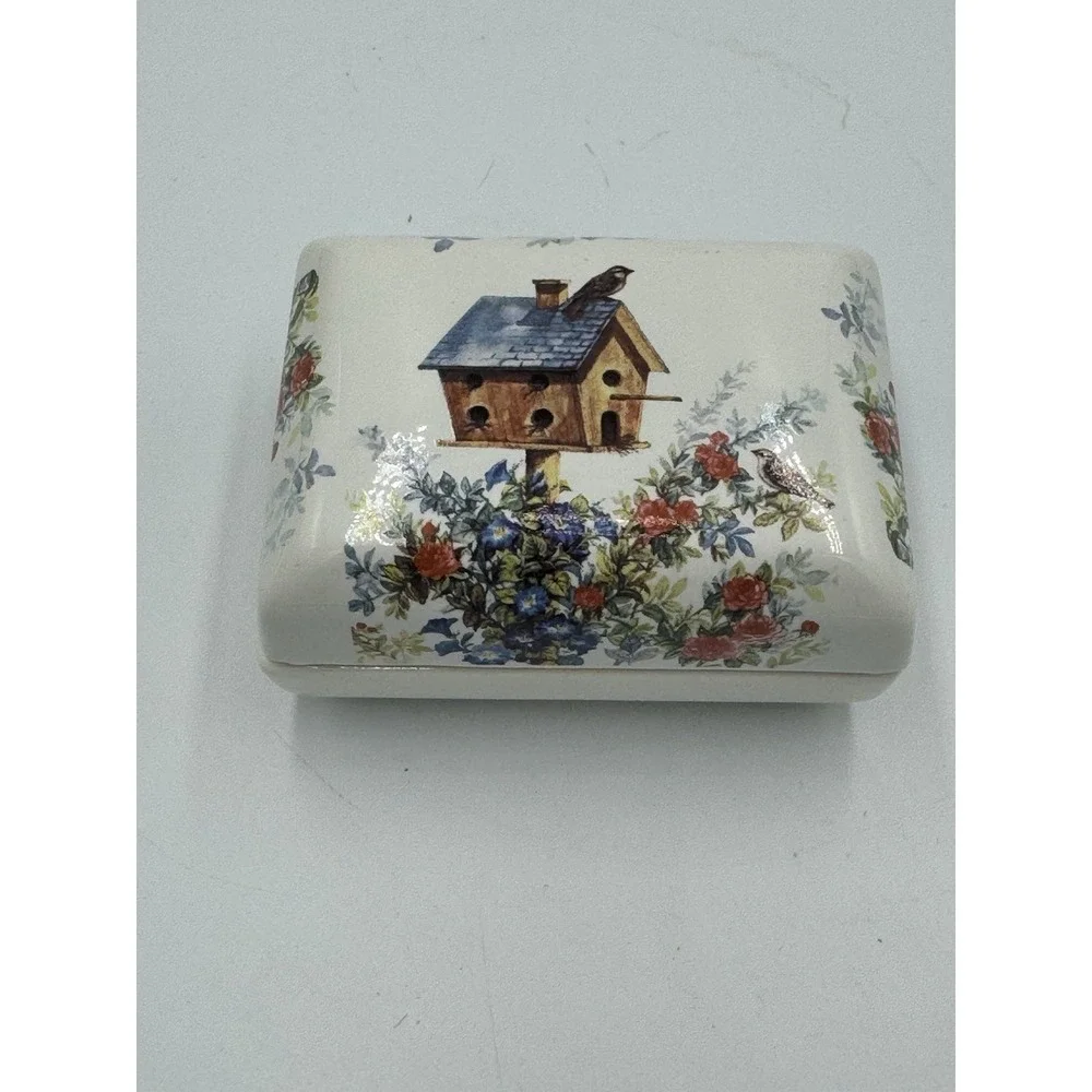 Vintage DaySpring Porcelain Trinket/Jewelry Box Flowers Birdhouse Birds